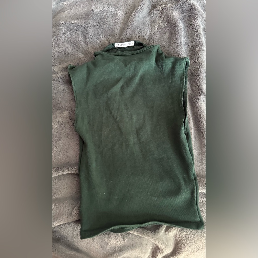 Zara Sleeveless Ribbed Tank - Forest Green